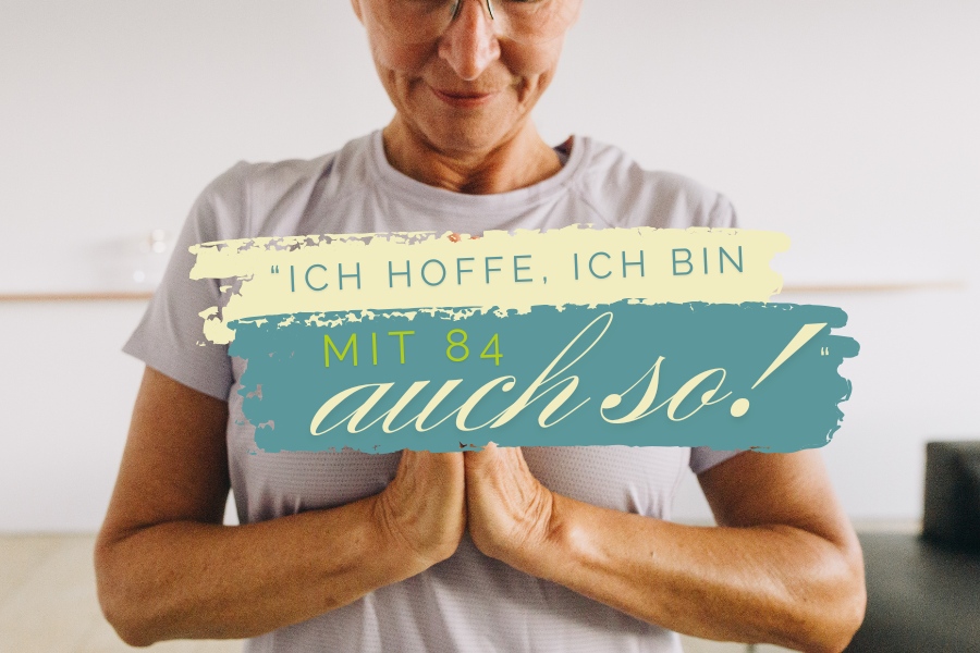 "Ich hoffe, ich bin mit 84 auch so!": 3 Dinge, die wir von einer 84-jährigen Yoga-Teilnehmerin lernen können